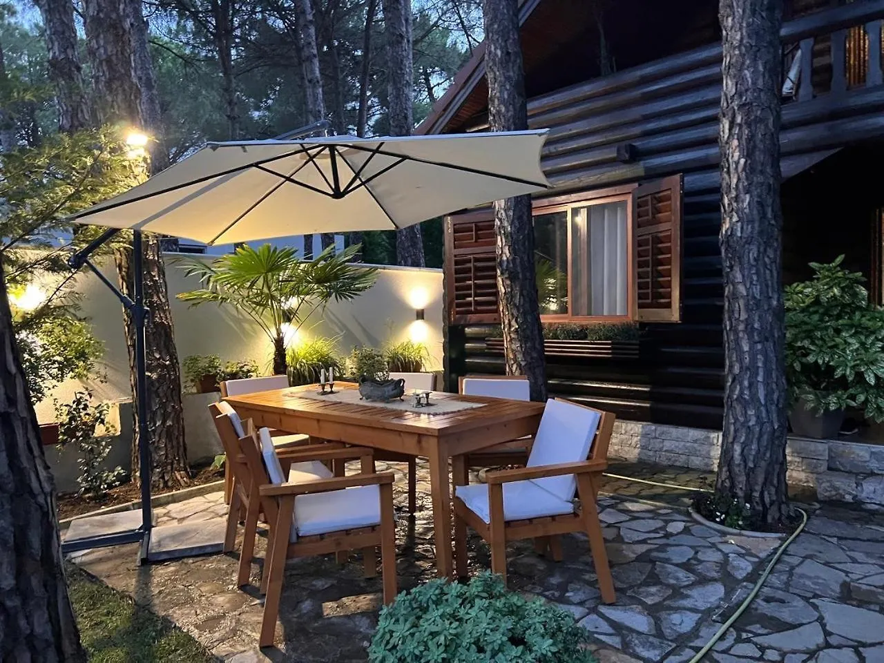 Holiday home Vila Lulebore Velipoje