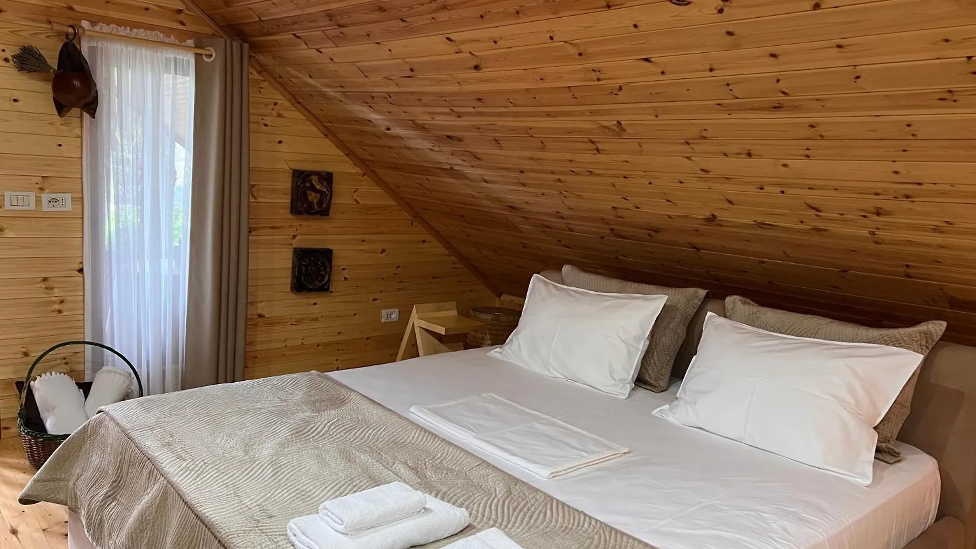 Vila Lulebore Velipoje